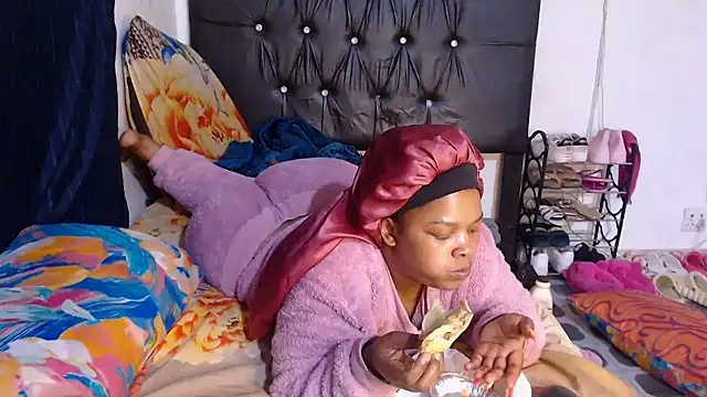 Snapshot of BigbootyNickyx chatting on October 29, 6:53 pm BigbootyNickyx online show from October 29, 6:53 pm