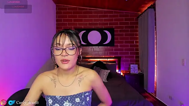 Snapshot of Scarlett_Vela13 chatting on June 18, 4:33 pm Scarlett Vela13 online show from June 18, 4:33 pm