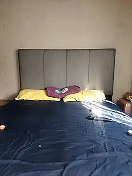 ThickPearlx23 online show from April 16, 7:09 am