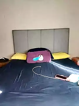 ThickPearlx23 online show from April 21, 7:14 am