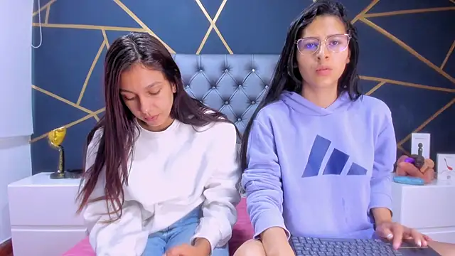 Snapshot of Luci_And_Sofi chatting on February 4, 1:59 pm Luci And Sofi online show from February 4, 1:59 pm