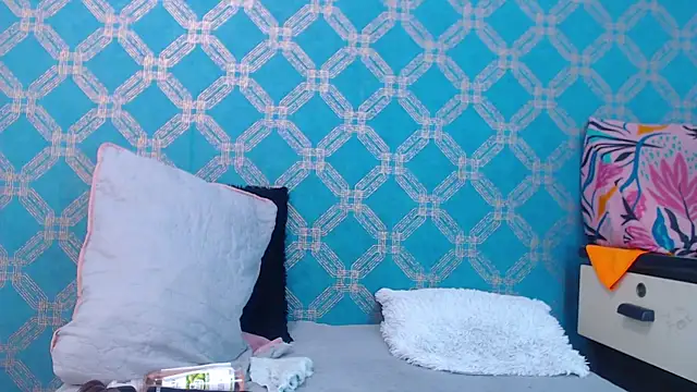 Snapshot of violeta_cute18 chatting on February 14, 10:04 pm violeta cute18 online show from February 14, 10:04 pm