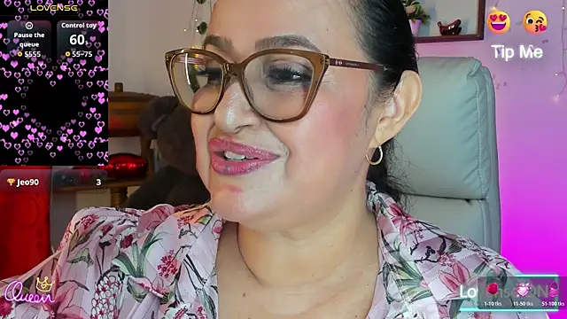 Gia Nahomi online show from April 18, 11:05 pm