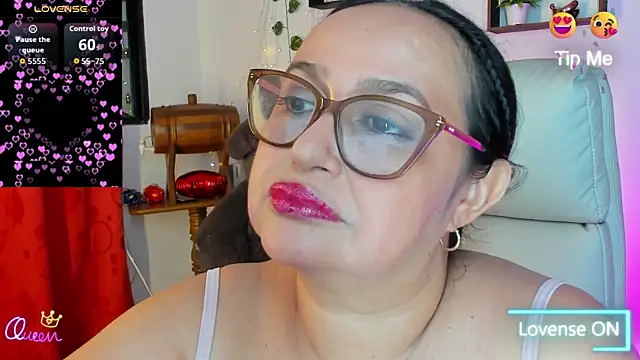 Gia Nahomi online show from April 22, 11:39 pm