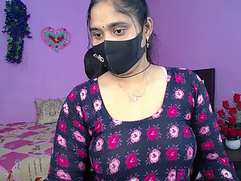 Hot Maleka online show from March 6, 4:25 pm