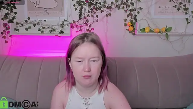 Sara Robinson online show from September 26, 2:37 am