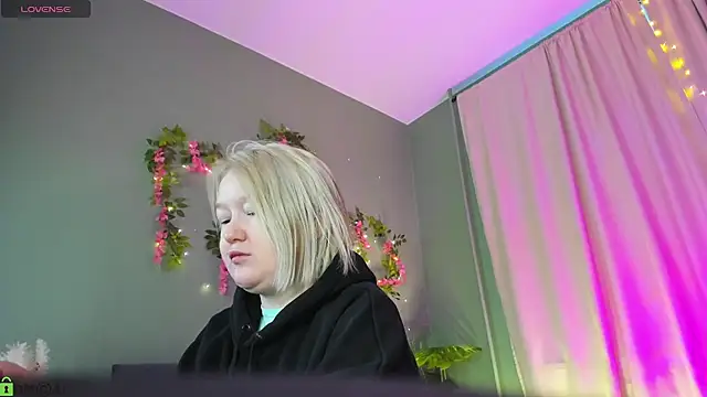 Sara Robinson online show from March 17, 3:00 am