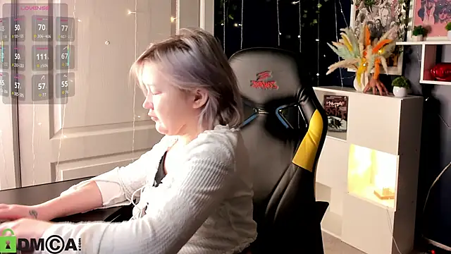Sara Robinson online show from May 27, 3:03 am
