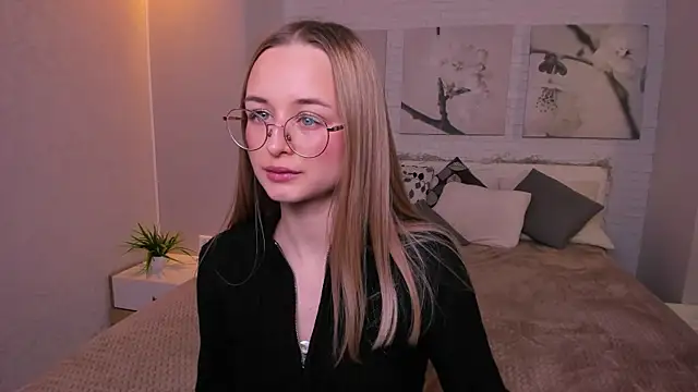 Tiffanyhunt online show from February 3, 10:58 am