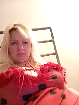 Snapshot of Lauri_scherri chatting on May 10, 10:59 pm Lauri scherri online show from May 10, 10:59 pm