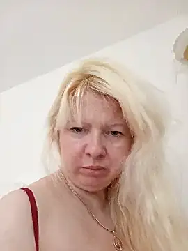 Snapshot of Lauri_scherri chatting on July 14, 2:45 pm Lauri scherri online show from July 14, 2:45 pm