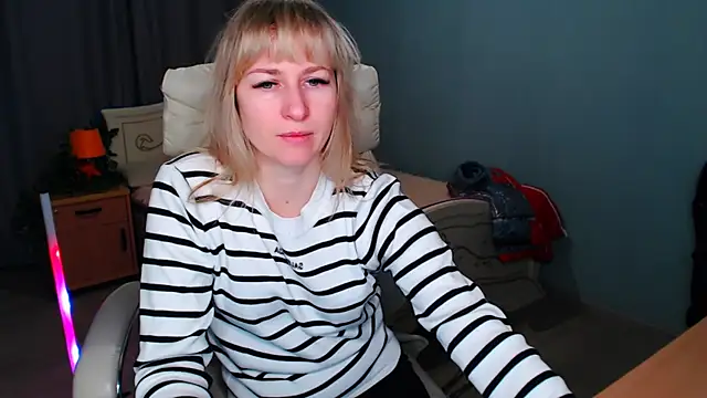 Snapshot of Incredible_Ariela chatting on January 18, 9:34 am Incredible Ariela online show from January 18, 9:34 am