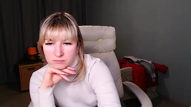 Snapshot of Incredible_Ariela chatting on February 4, 2:53 pm Incredible Ariela online show from February 4, 2:53 pm