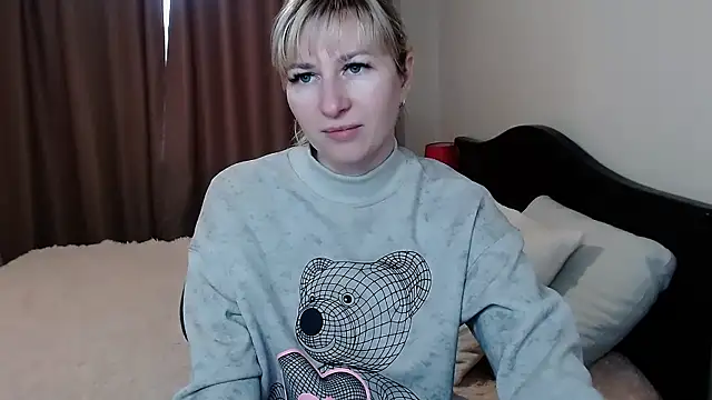 Snapshot of Incredible_Ariela chatting on February 9, 12:30 pm Incredible Ariela online show from February 9, 12:30 pm