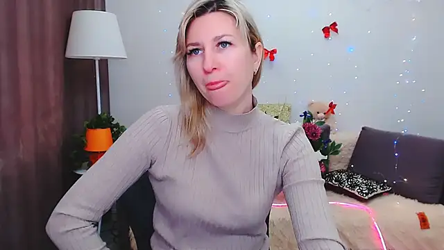 Snapshot of Incredible_Ariela chatting on February 16, 10:21 am Incredible Ariela online show from February 16, 10:21 am