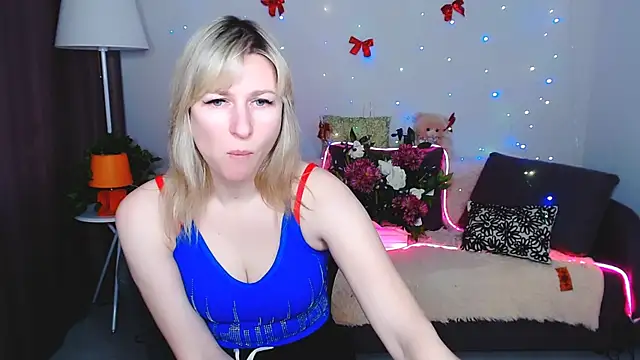 Snapshot of Incredible_Ariela chatting on February 18, 1:33 pm Incredible Ariela online show from February 18, 1:33 pm