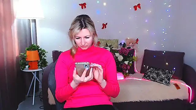 Snapshot of Incredible_Ariela chatting on February 20, 7:23 am Incredible Ariela online show from February 20, 7:23 am