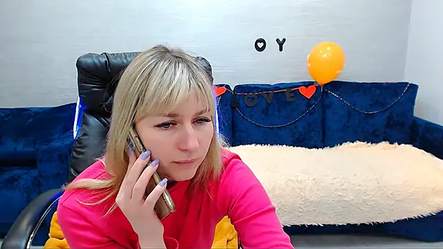 Snapshot of Incredible_Ariela chatting on February 24, 10:37 am Incredible Ariela online show from February 24, 10:37 am