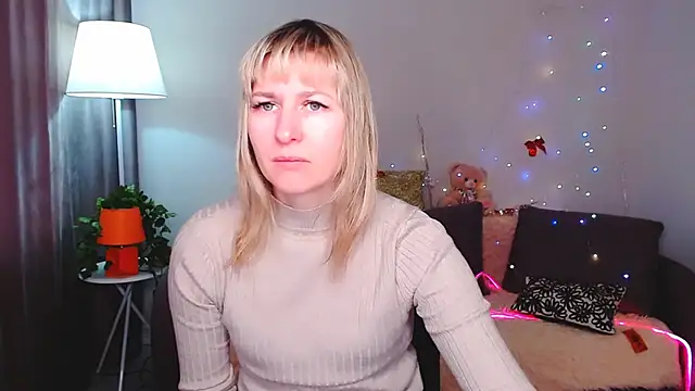 Snapshot of Incredible_Ariela chatting on February 26, 8:48 am Incredible Ariela online show from February 26, 8:48 am