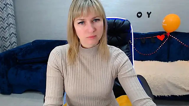 Snapshot of Incredible_Ariela chatting on March 3, 8:27 am Incredible Ariela online show from March 3, 8:27 am