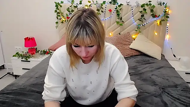 Snapshot of Incredible_Ariela chatting on March 6, 10:41 am Incredible Ariela online show from March 6, 10:41 am