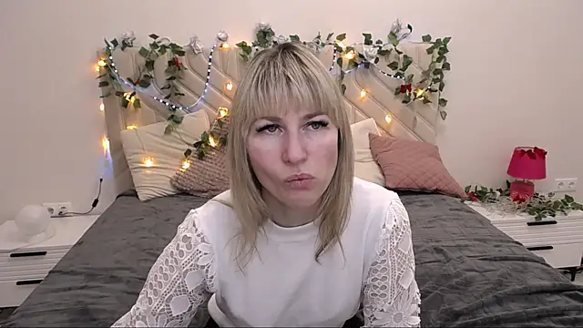 Snapshot of Incredible_Ariela chatting on March 8, 11:48 am Incredible Ariela online show from March 8, 11:48 am