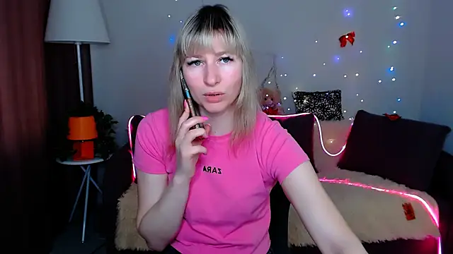 Snapshot of Incredible_Ariela chatting on March 16, 11:05 am Incredible Ariela online show from March 16, 11:05 am