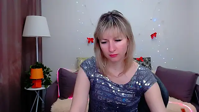 Snapshot of Incredible_Ariela chatting on March 19, 8:34 am Incredible Ariela online show from March 19, 8:34 am