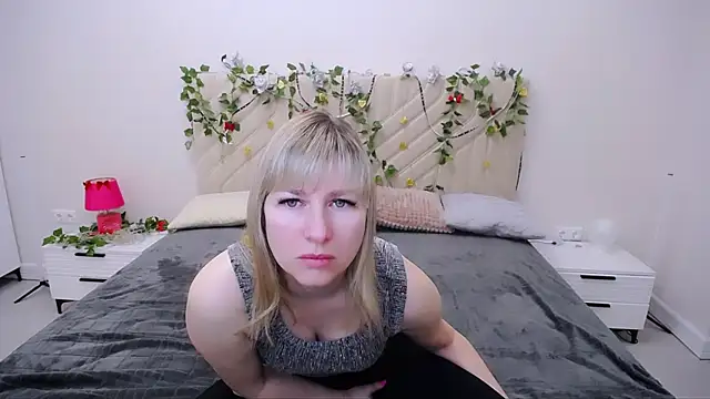 Snapshot of Incredible_Ariela chatting on March 21, 3:01 am Incredible Ariela online show from March 21, 3:01 am