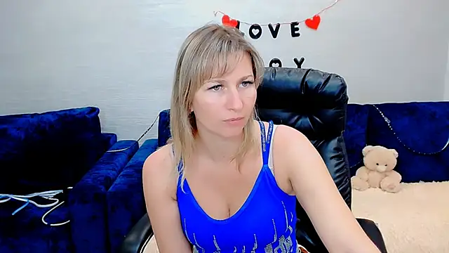 Snapshot of Incredible_Ariela chatting on September 10, 10:26 am Incredible Ariela online show from September 10, 10:26 am