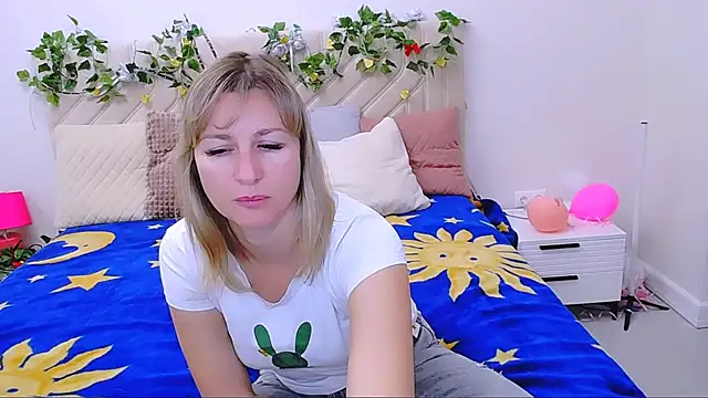 Snapshot of Incredible_Ariela chatting on September 22, 3:58 pm Incredible Ariela online show from September 22, 3:58 pm