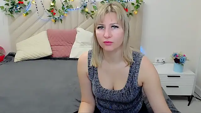 Snapshot of Incredible_Ariela chatting on November 11, 12:16 pm Incredible Ariela online show from November 11, 12:16 pm