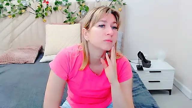 Incredible Ariela online show from April 1, 6:47 am