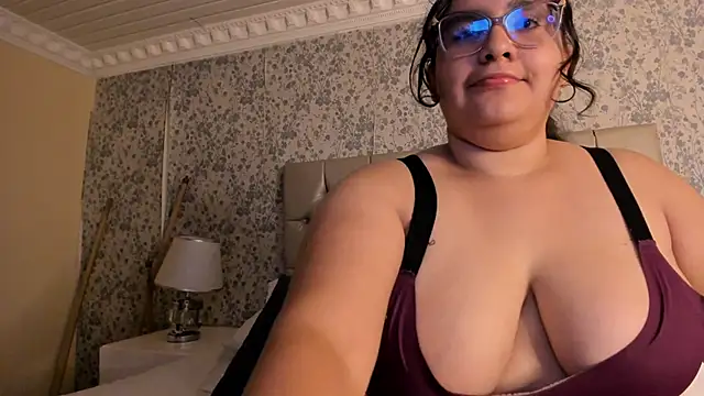 Snapshot of MahlaKhalifa chatting on May 13, 7:55 pm MahlaKhalifa online show from May 13, 7:55 pm