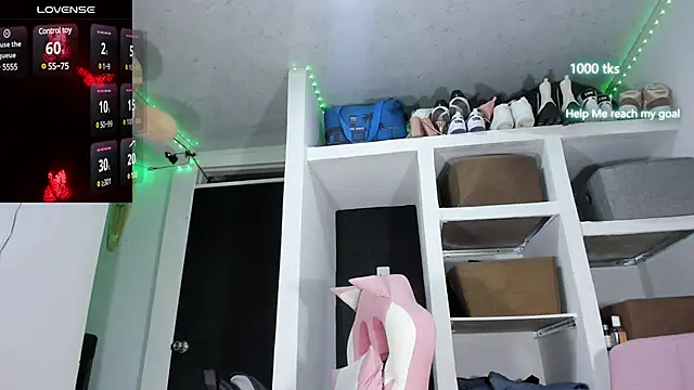 Snapshot of emily_palmeer chatting on January 26, 9:08 am emily palmeer online show from January 26, 9:08 am