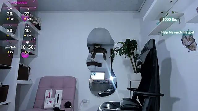 Snapshot of emily_palmeer chatting on September 19, 10:49 am emily palmeer online show from September 19, 10:49 am