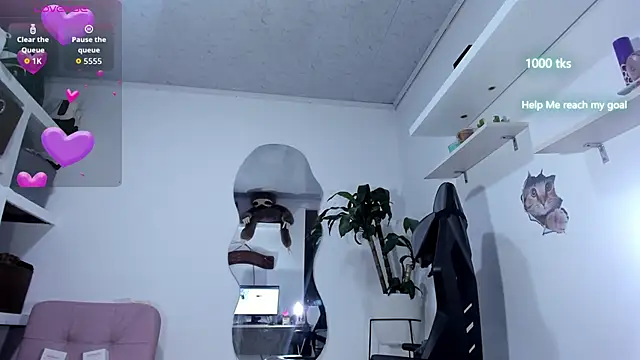 Snapshot of emily_palmeer chatting on September 24, 10:51 am emily palmeer online show from September 24, 10:51 am