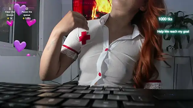 Snapshot of emily_palmeer chatting on October 28, 9:57 am emily palmeer online show from October 28, 9:57 am