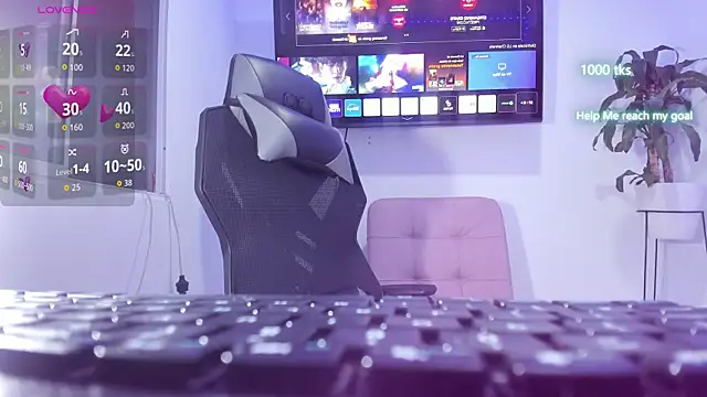 Snapshot of emily_palmeer chatting on October 30, 10:16 am emily palmeer online show from October 30, 10:16 am