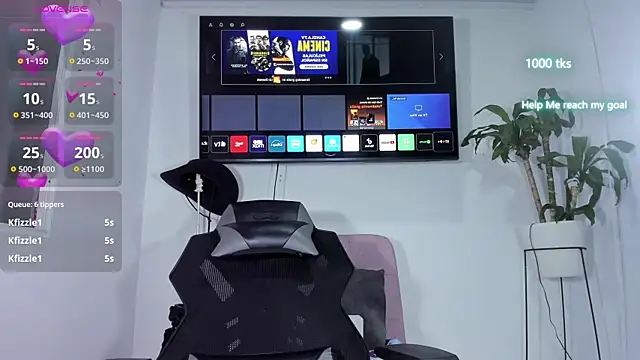 Snapshot of emily_palmeer chatting on November 16, 11:05 am emily palmeer online show from November 16, 11:05 am