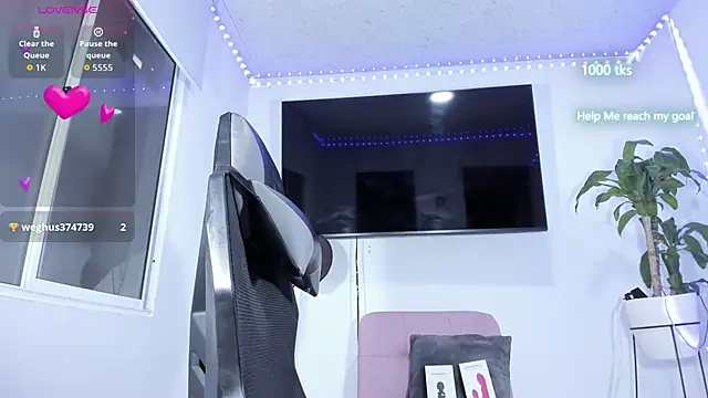 Snapshot of emily_palmeer chatting on November 25, 10:26 am emily palmeer online show from November 25, 10:26 am