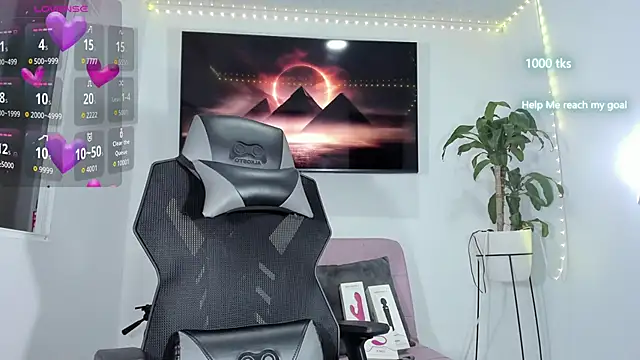 Snapshot of emily_palmeer chatting on December 2, 9:47 am emily palmeer online show from December 2, 9:47 am