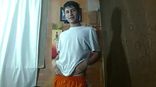 littlegoldenangels online show from January 16, 3:45 am