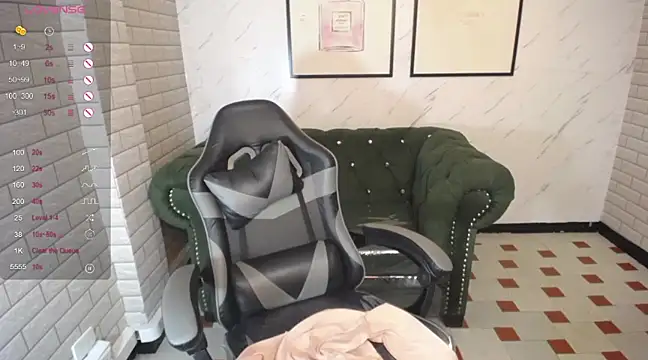 Snapshot of _Charlotte_v chatting on February 28, 5:04 pm Charlotte v online show from February 28, 5:04 pm