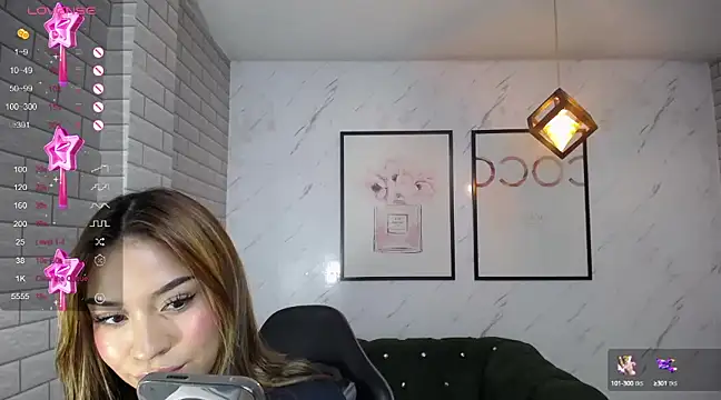 Snapshot of _Charlotte_v chatting on March 22, 1:52 pm Charlotte v online show from March 22, 1:52 pm