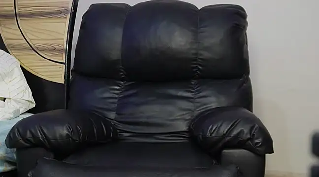 Snapshot of May_Dylan1 chatting on December 5, 1:38 pm May Dylan1 online show from December 5, 1:38 pm