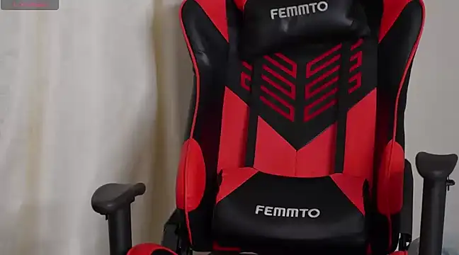 Snapshot of May_Dylan1 chatting on December 17, 6:35 am May Dylan1 online show from December 17, 6:35 am