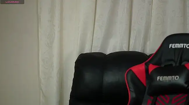 Snapshot of May_Dylan1 chatting on January 2, 5:35 am May Dylan1 online show from January 2, 5:35 am