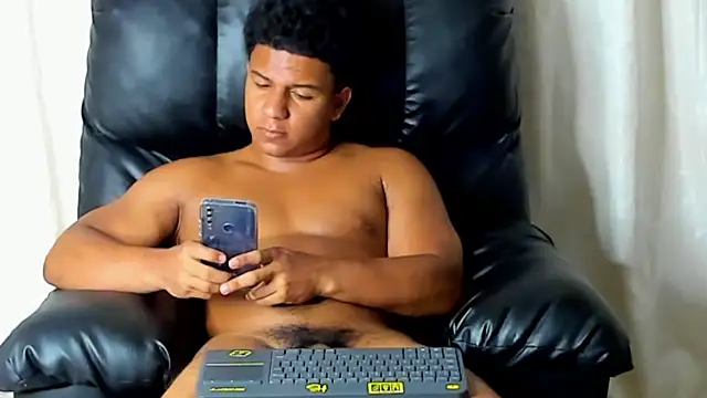 Snapshot of May_Dylan1 chatting on March 21, 3:12 am May Dylan1 online show from March 21, 3:12 am