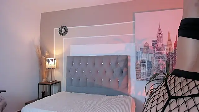 Snapshot of valeriavibes chatting on December 12, 7:15 pm valeriavibes online show from December 12, 7:15 pm